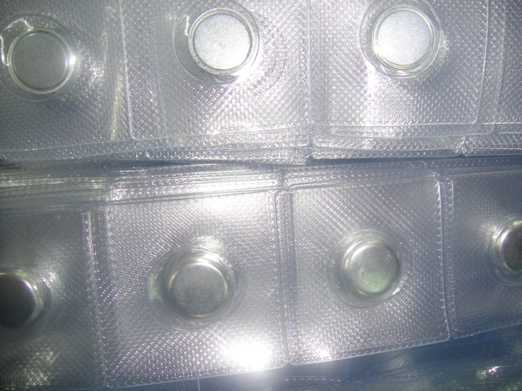 防水磁铁，羽绒服磁钢，服装辅料磁铁.单面可对吸磁铁