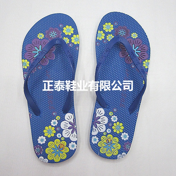 Custom-made blue high-frequency pressed women's PE flip-flops by the manufacturer details Picture