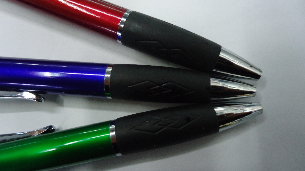 613# Ballpoint Pen With Lamp Application Scenario