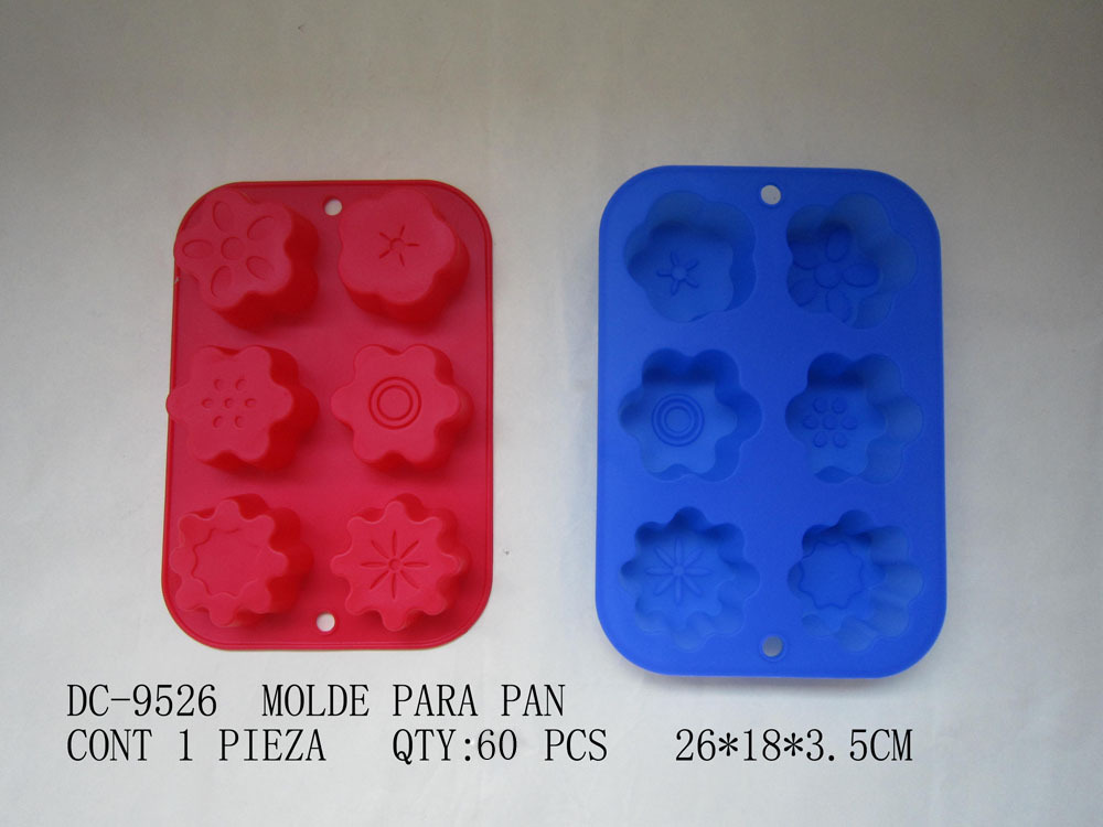 Silicone cake mold thumbnail