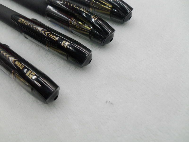 The manufacturer is selling the brand-new model of Jinsheng 8052, a 0.35 pen core business pen and signature pen specifically designed for exams and finance details Picture
