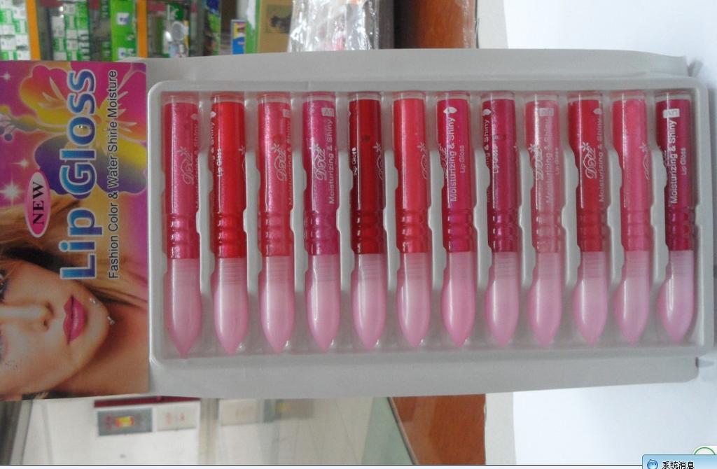 Lip gloss pink lip gloss cover 9.7CM long moisturizing lip gloss more than 850 lip gloss Application Scenario
