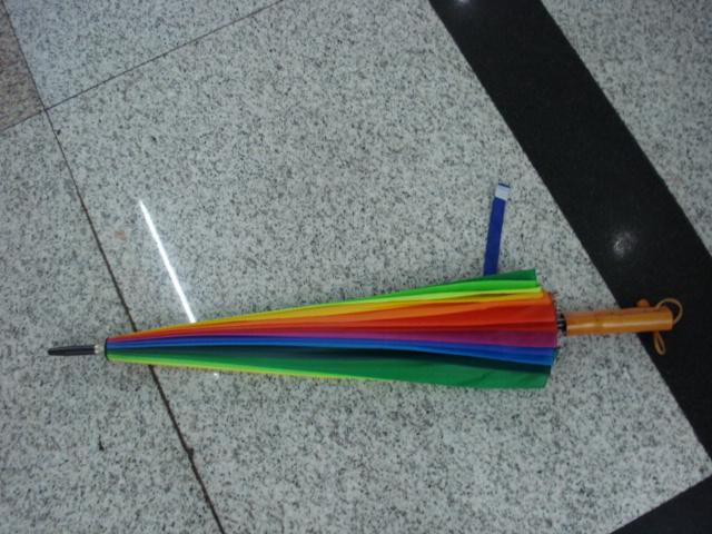 Rainbow automatic umbrella, direct sales from foreign trade umbrella manufacturer, 55CM16K Application Scenario