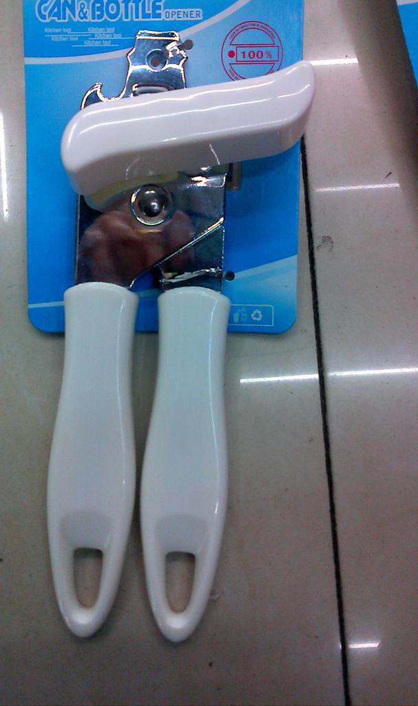 Stainless Steel Handle Powerful Can Opener Plastic Handle Bottle Opener details Picture
