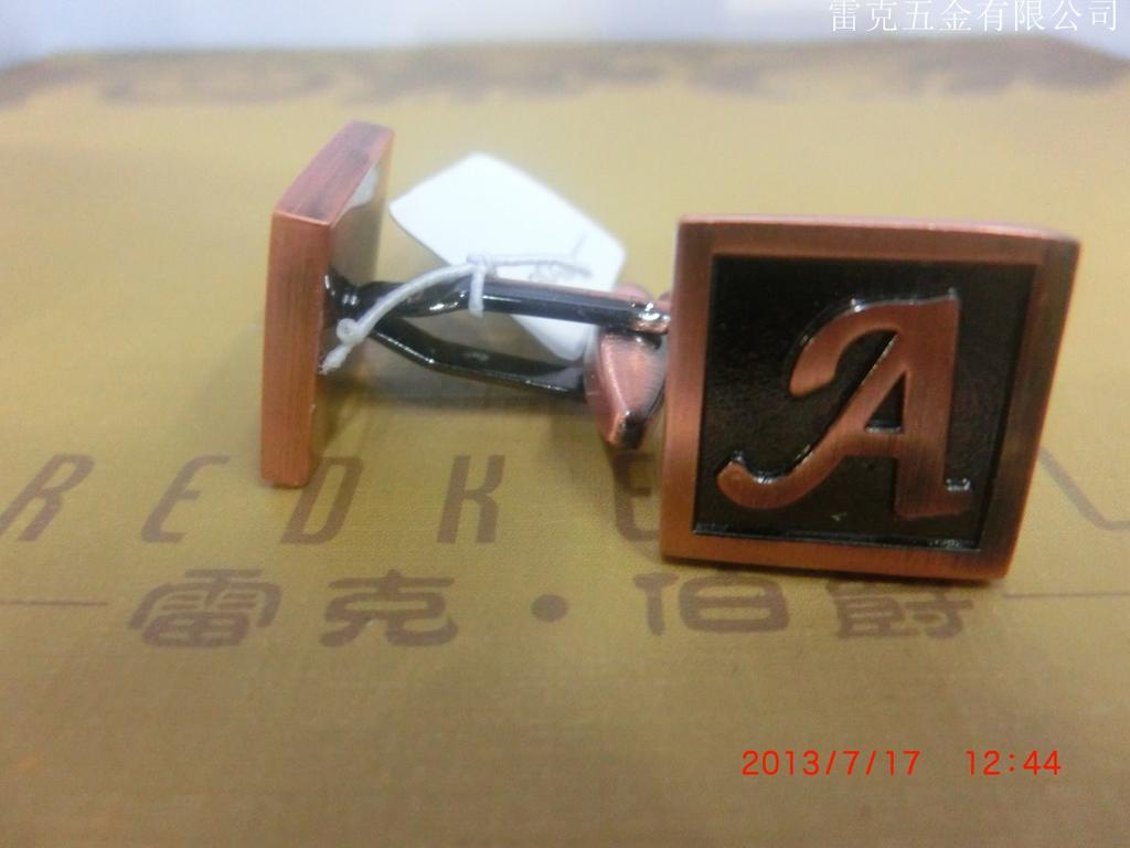 Personalized aged letter cufflink accessories details Picture