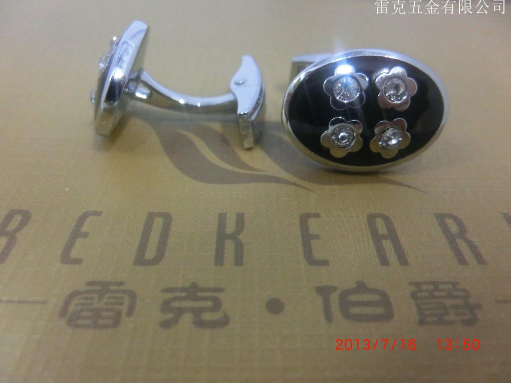 New cufflink feet, small flower pattern with diamond cufflink accessories details Picture