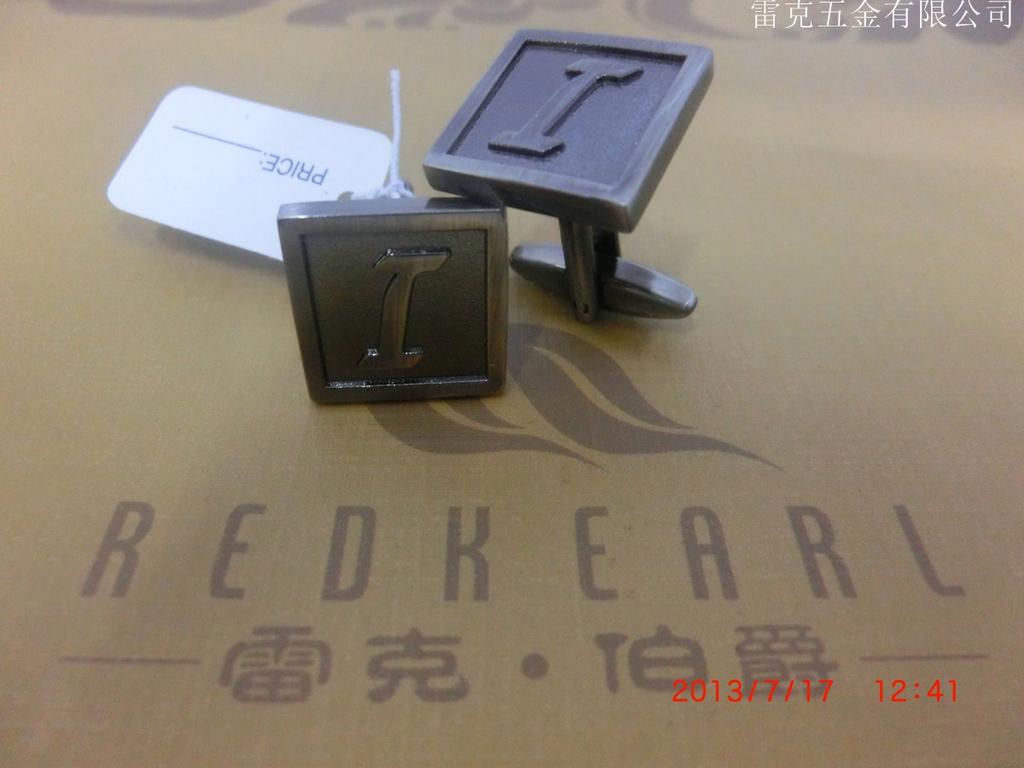 Personalized letter cufflink accessories details Picture