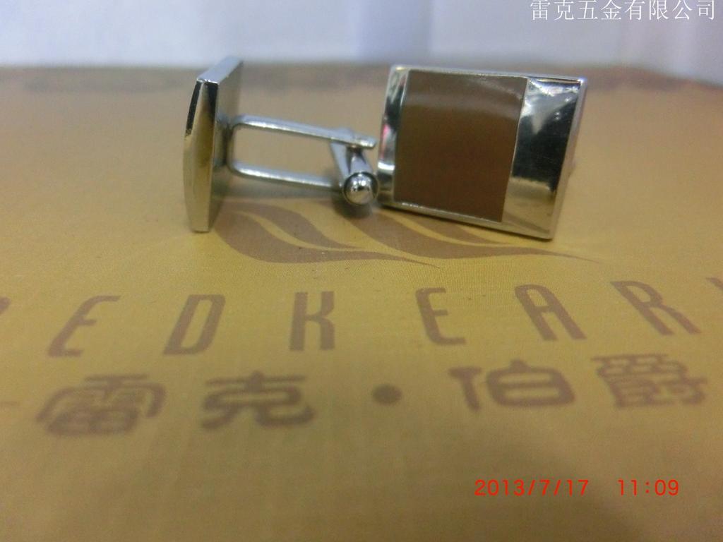 Hot-selling cufflinks! Chocolate-colored cufflink accessories Specification image