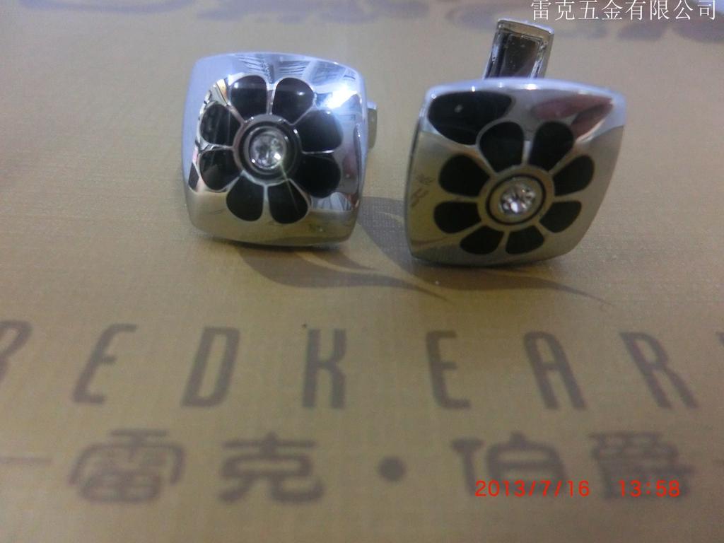 New cufflink feet, petal pattern with diamond cufflink accessories