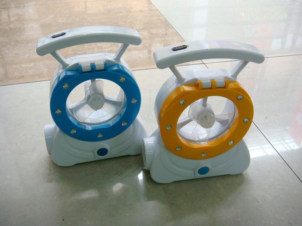 充电台灯实物图