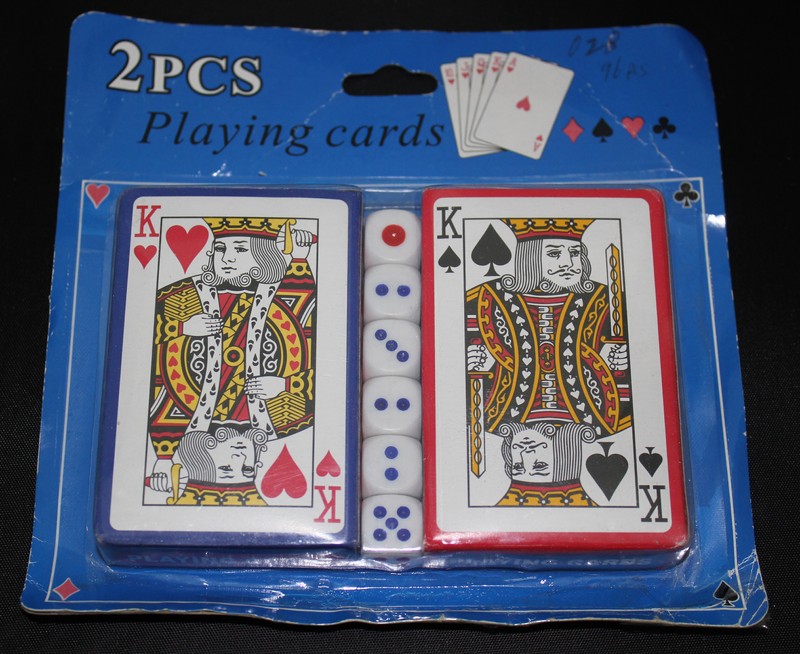 Wholesale and custom-made double-deck poker cards with dice, factory direct sales, Jindongle Application Scenario
