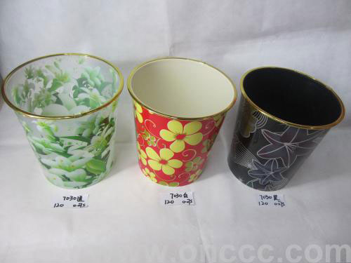 Plastic trash cans/wire trash cans/extra-large trash cans/foot-pedal trash cans/outdoor trash cans Application Scenario