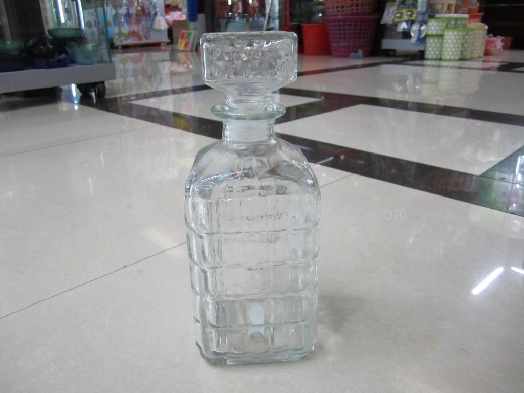 Glass bottle