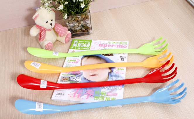 Plastic massage claw shoes with dual-use creative shoes without scratch scratch claw