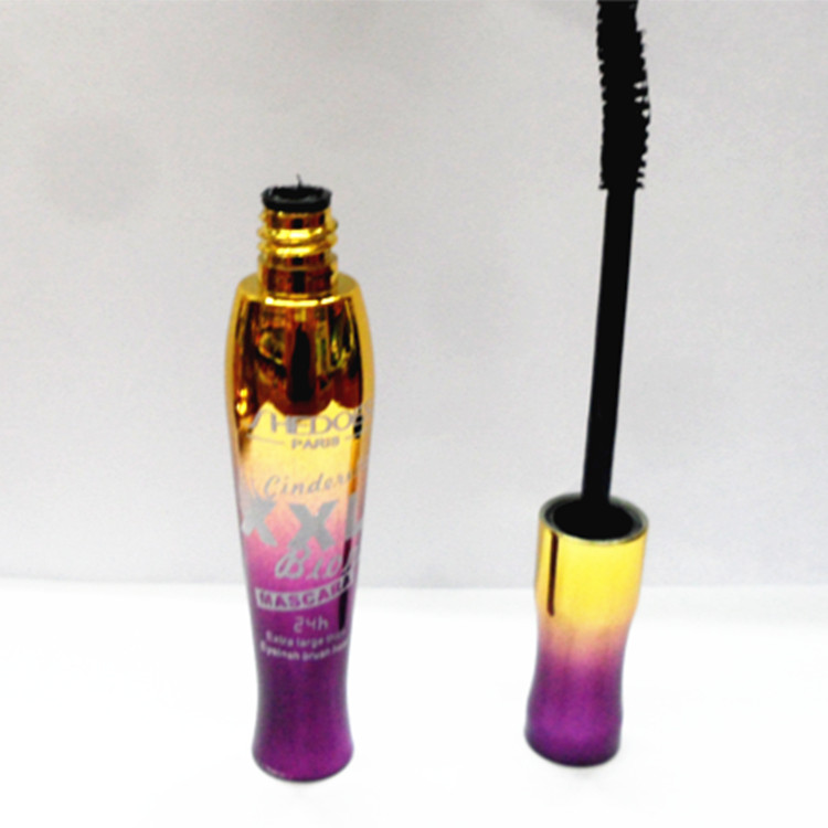 Long and dense waterproof mascara to increase mascara