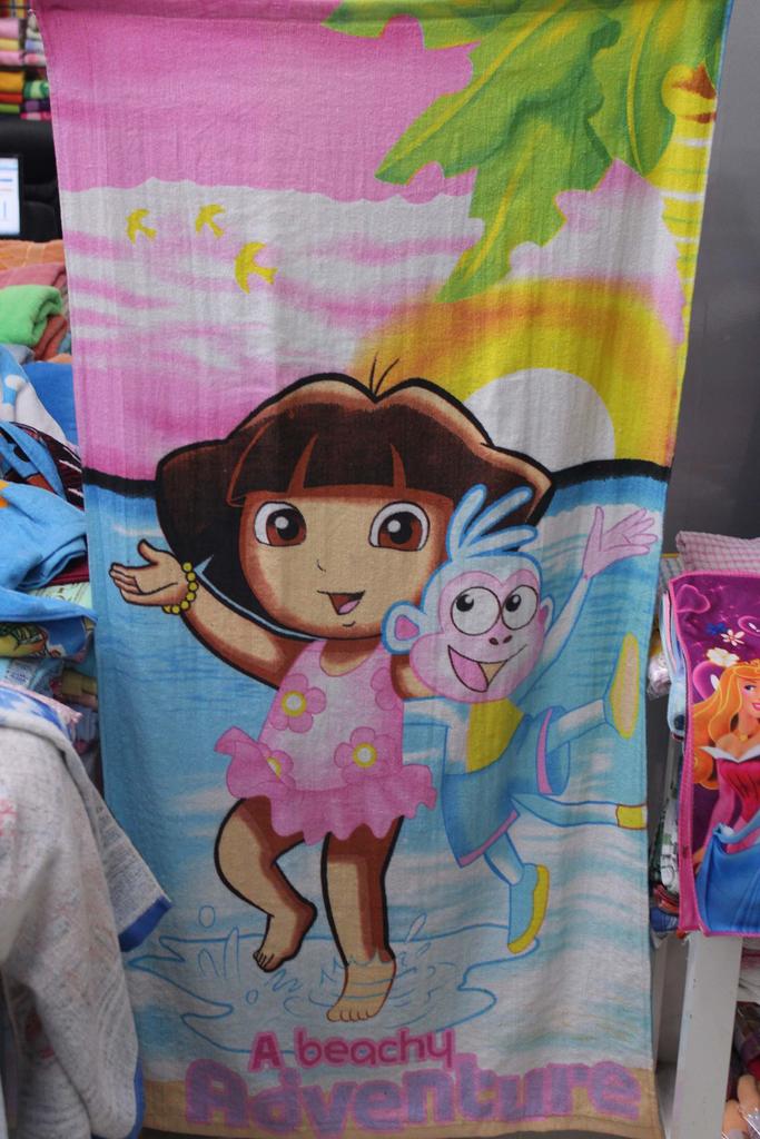 Cartoon printed children's beach towels are available in various styles. Large quantities are in stock and available for wholesale at the lowest price