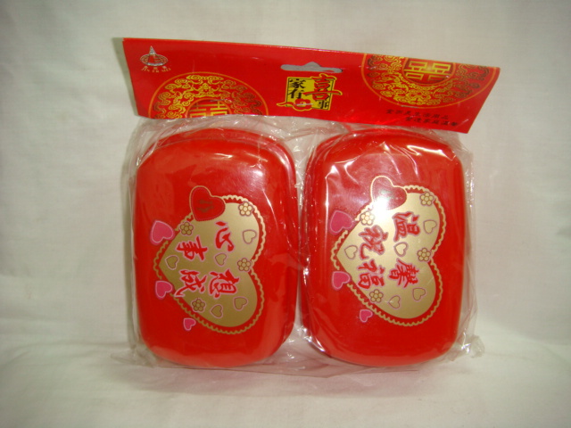 Personality creative practical Jiqing red mind into a soap box pair full figure