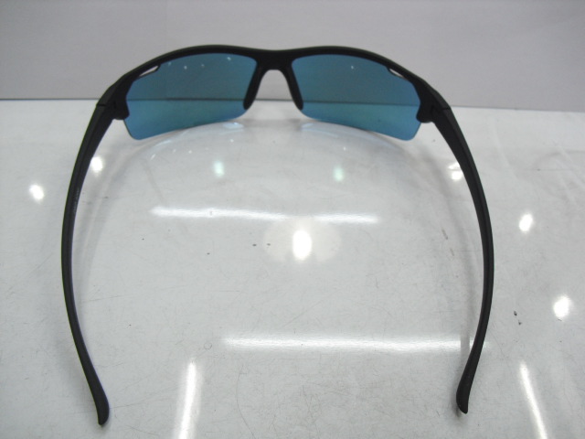 运动眼镜实物图