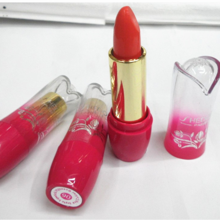 Lipsticks moisturize and moisturize lipstick mouth wax