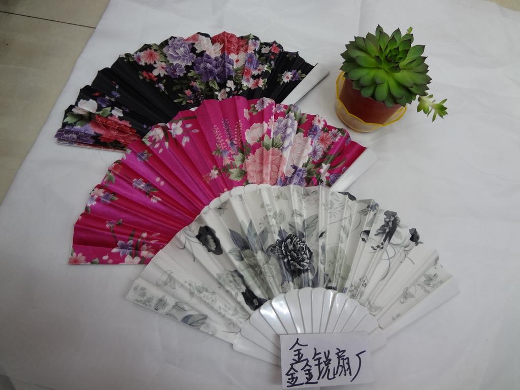 Manufacturers Direct Flat Silk Lotus Fans Welcome New And Old Foreign Businessmen To Shop For Purchase And Order Application Scenario