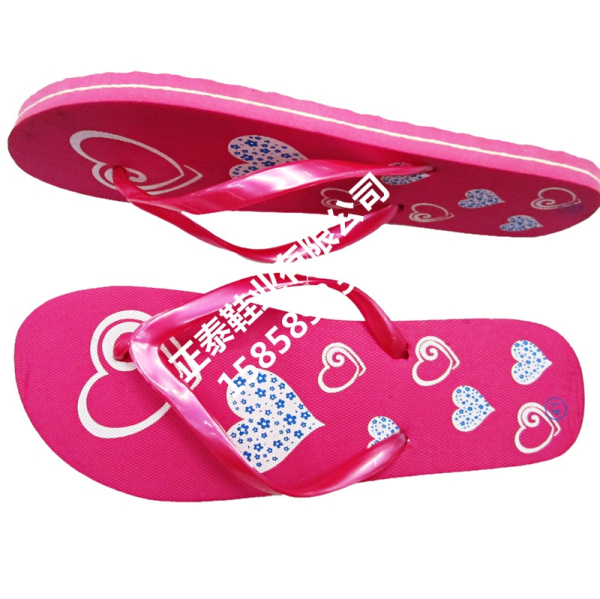 Wholesale of new fashionable rose red heart-shaped flip-flops and beach sandals Specification image
