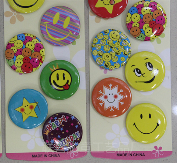 Manufacturers Direct Yellow Smiley Face Tinplate Chest Pin Pin Personalized Custom Pattern Specification drawing