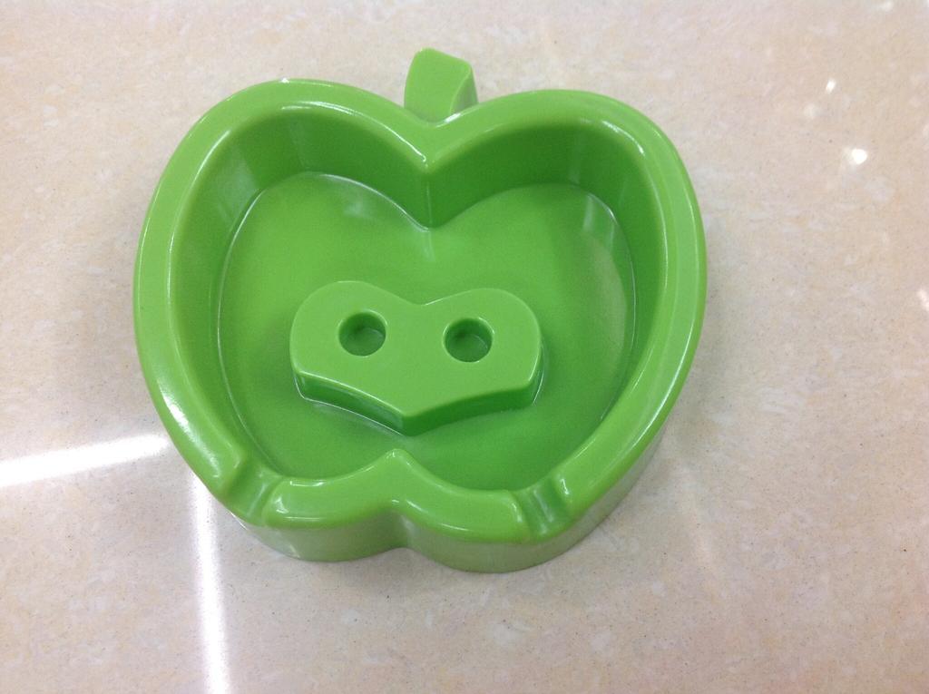 Melamine Apple ashtray 607 thumbnail