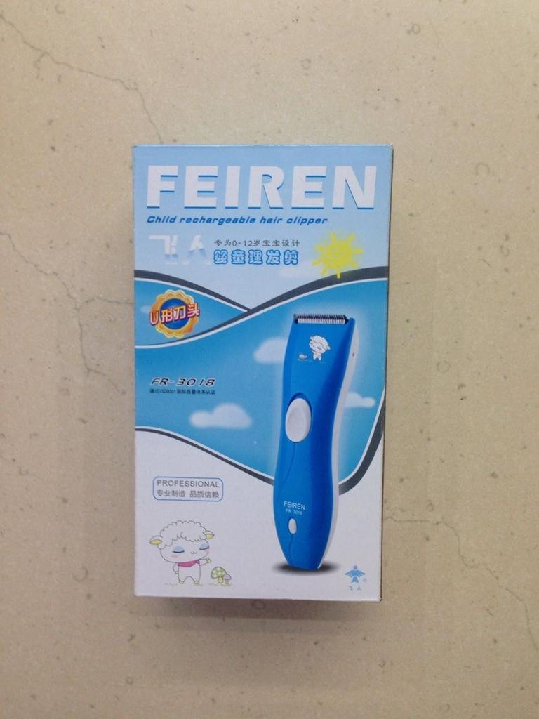 Flying man 3018 children hair clipper Baby hair clipper Baby hair clipper Ceramic electric razor electric clipper