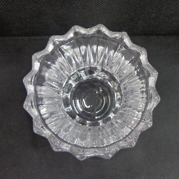【厂家直销】玻璃杯 8公分高开口莲花底座玻璃烛台 玻璃花瓶细节图