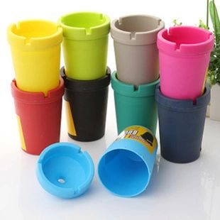 Creative Practical Novelty Special Small Goods Small Department Store Wholesale Car Supplies Car Ashtray To Send Boy Friends details Picture