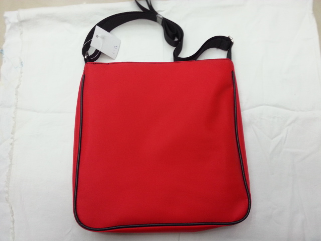 爆款证件包 护照包 丝印斜跨包产品图