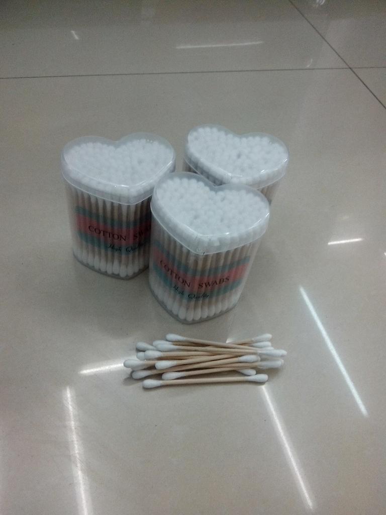 Conjoined heart 100 wooden sticks and cotton swabs for advanced hygiene. Cotton pads, wooden sticks, cotton swabs