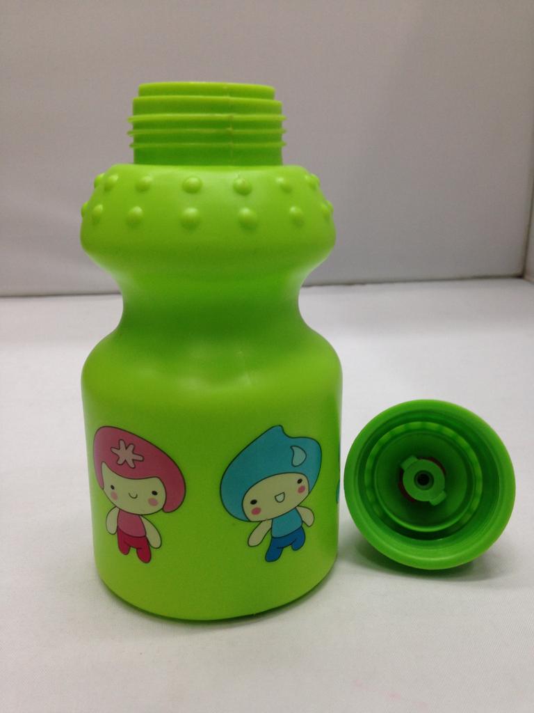Sports Kettle Cartoon Kettle Wholesale Plastic Products 271-208-2 details Picture