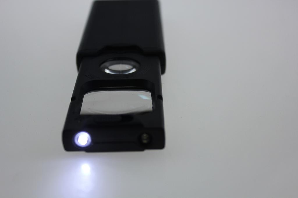 Rectangular Ultra-Thin Pull-Out Multi-Function Magnifier With Light Jewelry (Two Multiples) 9582 Specification drawing
