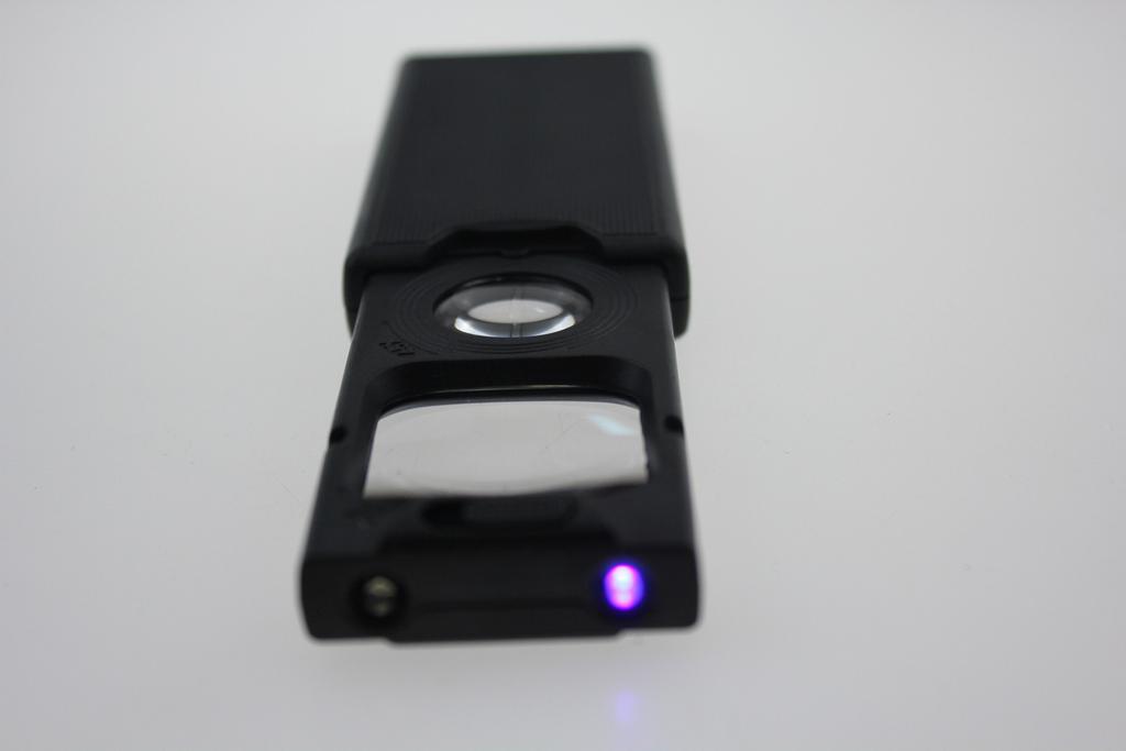 Rectangular Ultra-Thin Pull-Out Multi-Function Magnifier With Light Jewelry (Two Multiples) 9582 details Picture
