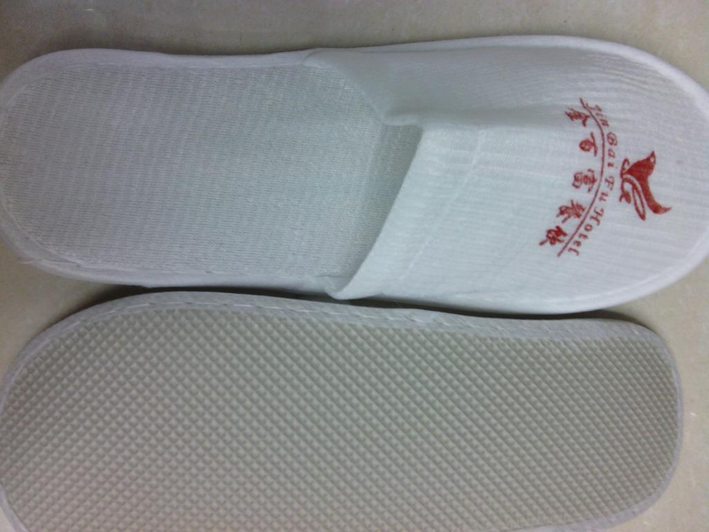 厂家直销拉毛绒宾馆一次性拖鞋价钱优惠，可以定做细节图