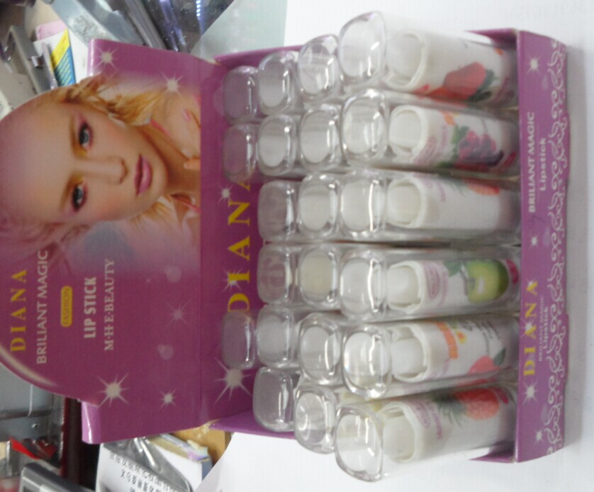Lip balm Lip balm oil moisturizes and moisturizes your lips