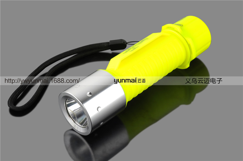 مصباح يدوي معالج يعمل بالتسوّق المباشر لجهاز CREE T6 للتحكم في المغنطيسية D504-T6. details Picture