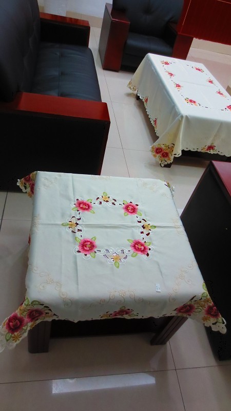 Tablecloths, placemats, tablecloths, table flags, cushions, tissue boxes (100329