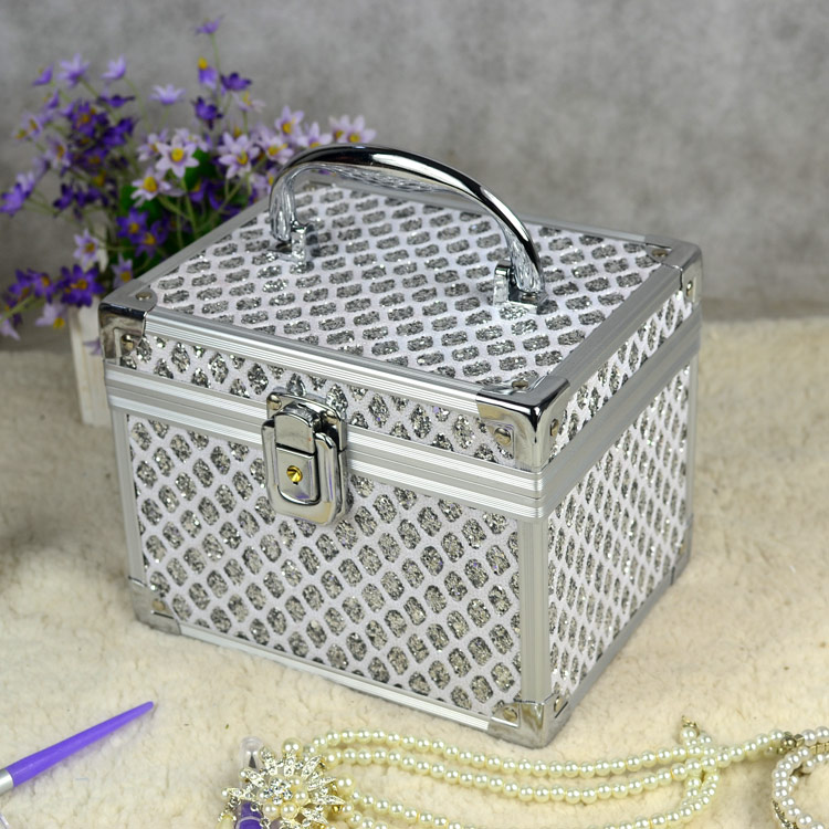 Guanyu factory direct selling jewelry box Korea three - piece portable makeup case travel box