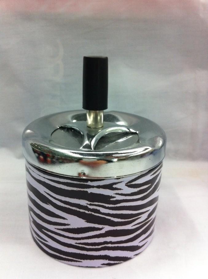 创意马口铁烟缸 环保 按压旋转盖细节图