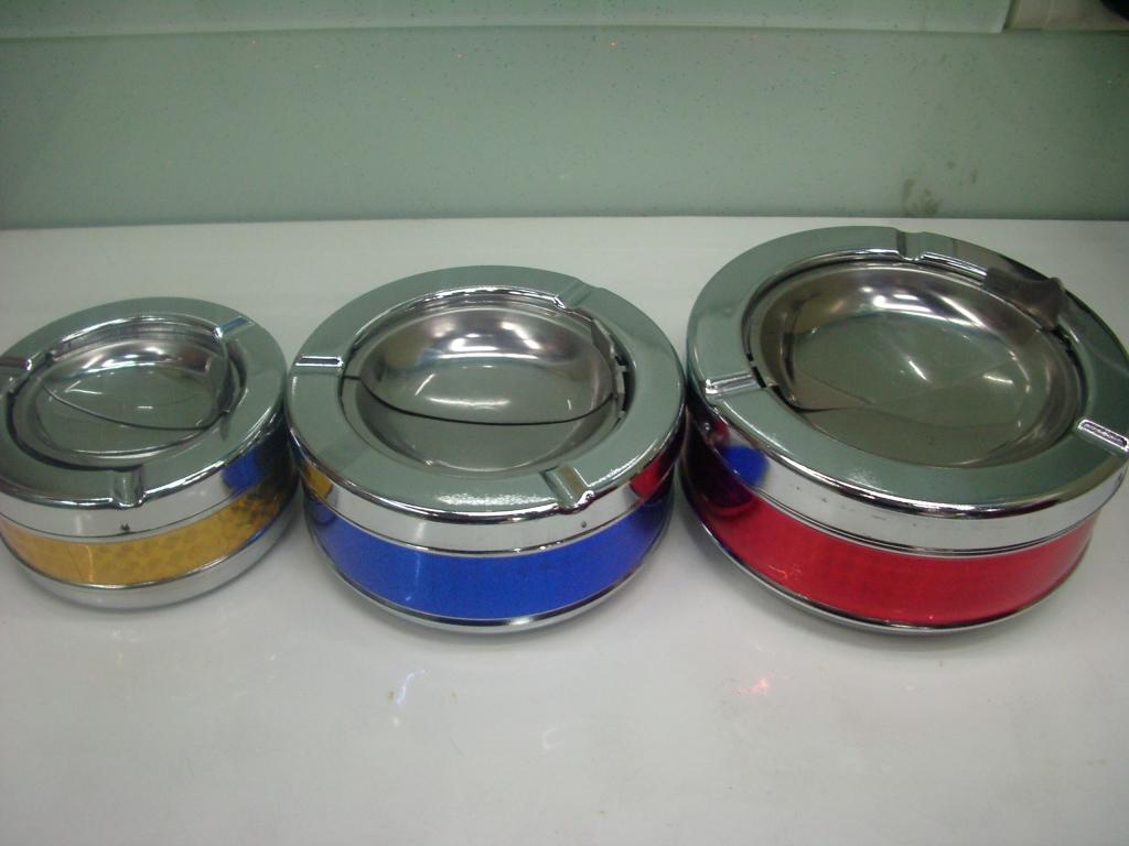 家用烟灰缸实物图