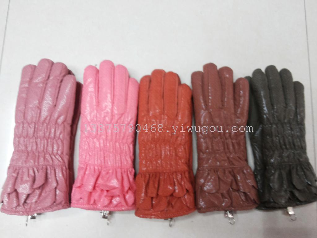 Manufacturers sell women warm gloves.