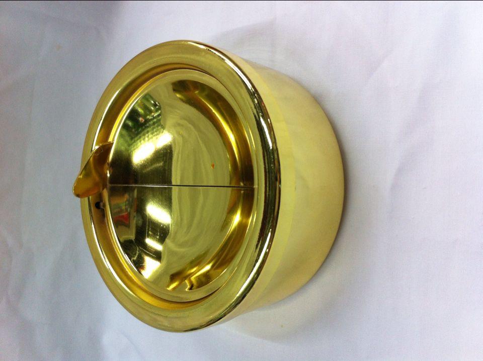 家用烟灰缸实物图