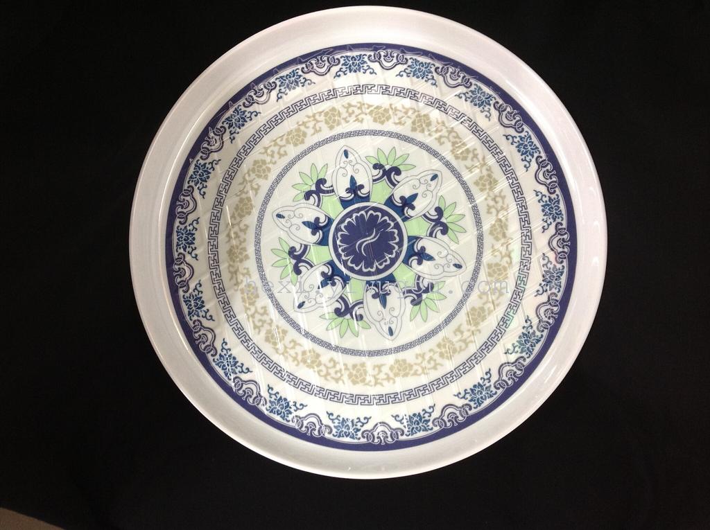 Corrugated circular tray inside melamine tray thumbnail