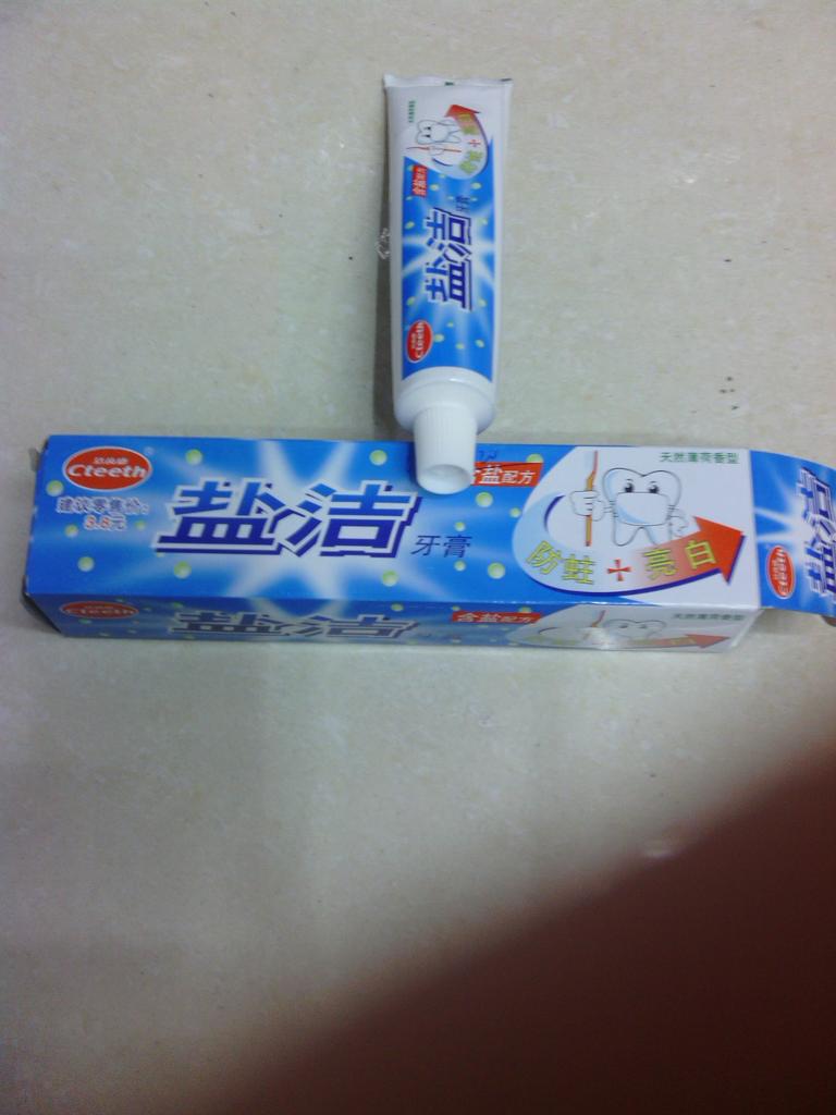 厂家直销盐洁牙膏，防蛀加亮白，天然薄荷味细节图