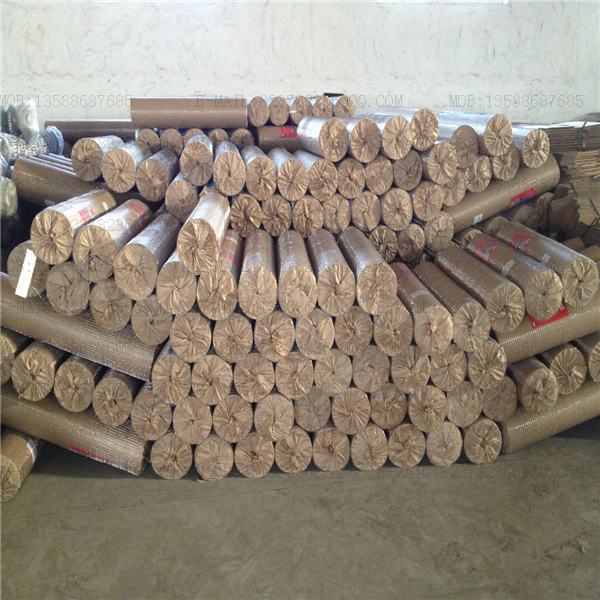 41 Welded wire mesh, square grid mesh and iron wire mesh are packed in a container Application Scenario