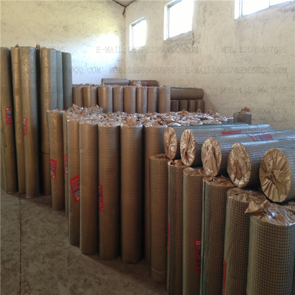 41 Welded wire mesh, square grid mesh and iron wire mesh are packed in a container details Picture