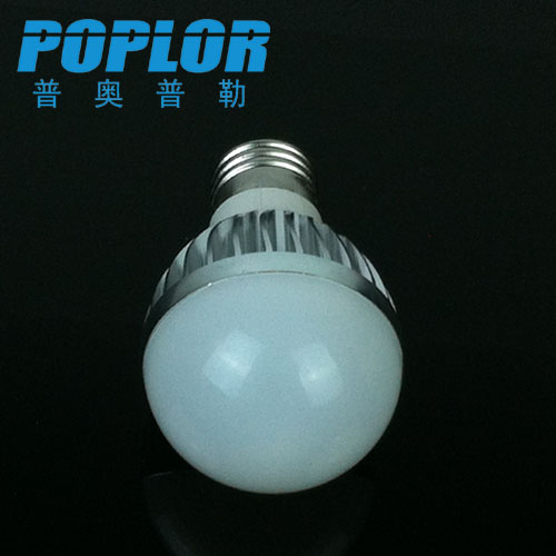 LED球泡灯实物图