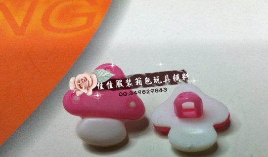 蘑菇纽扣，卡通纽扣，儿童纽扣糖果色树脂卡通纽扣彩色儿童钮扣